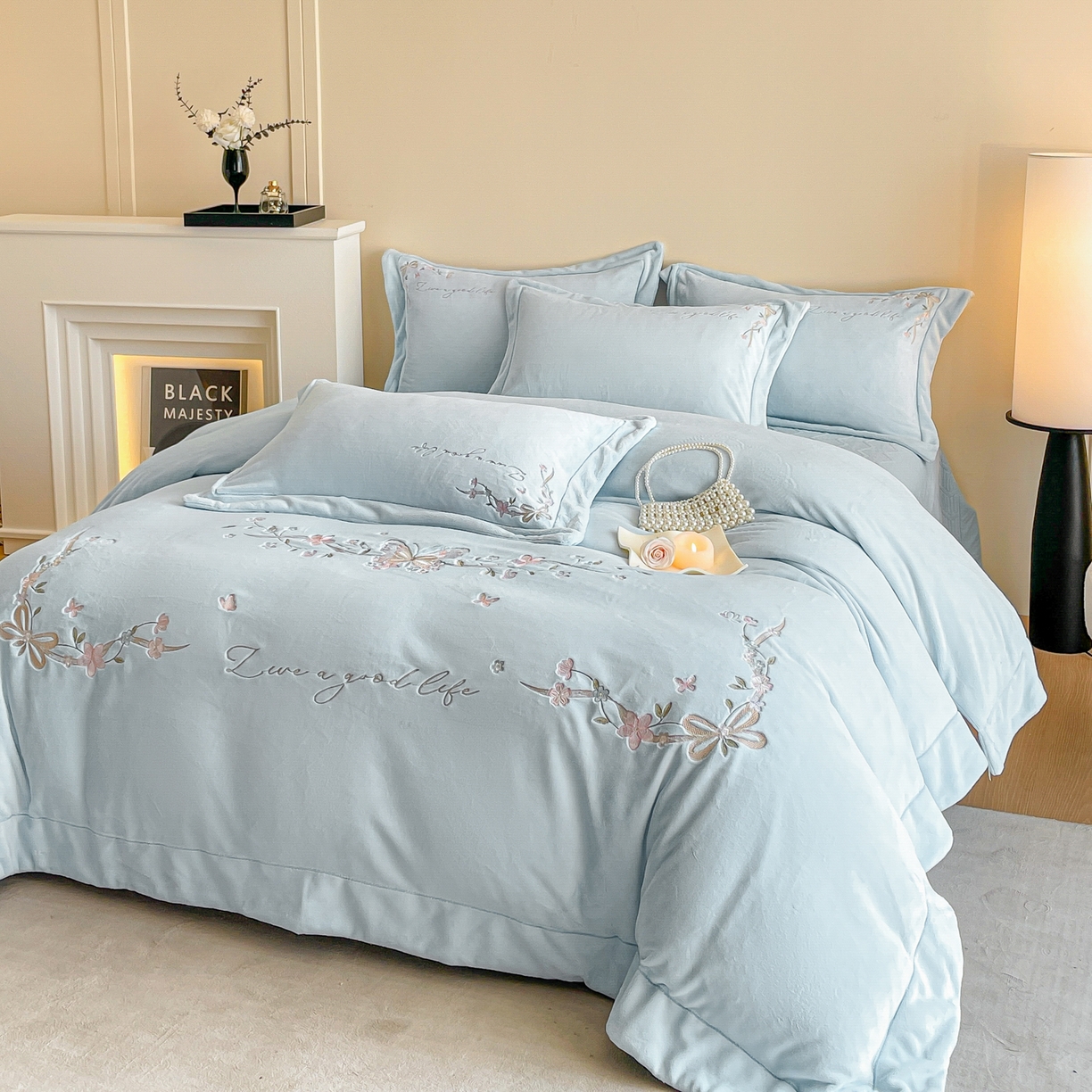 91家纺网 家纺一手货源 找家纺 新方向 2025新款全消光A类刺绣牛奶绒四件套-蝶恋花 蝶恋花-星月蓝