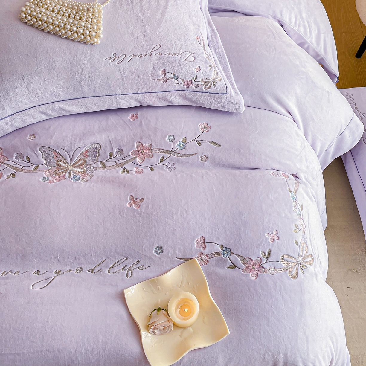 91家纺网 家纺一手货源 找家纺 新方向 2025新款全消光A类刺绣牛奶绒四件套-蝶恋花 蝶恋花-魅紫