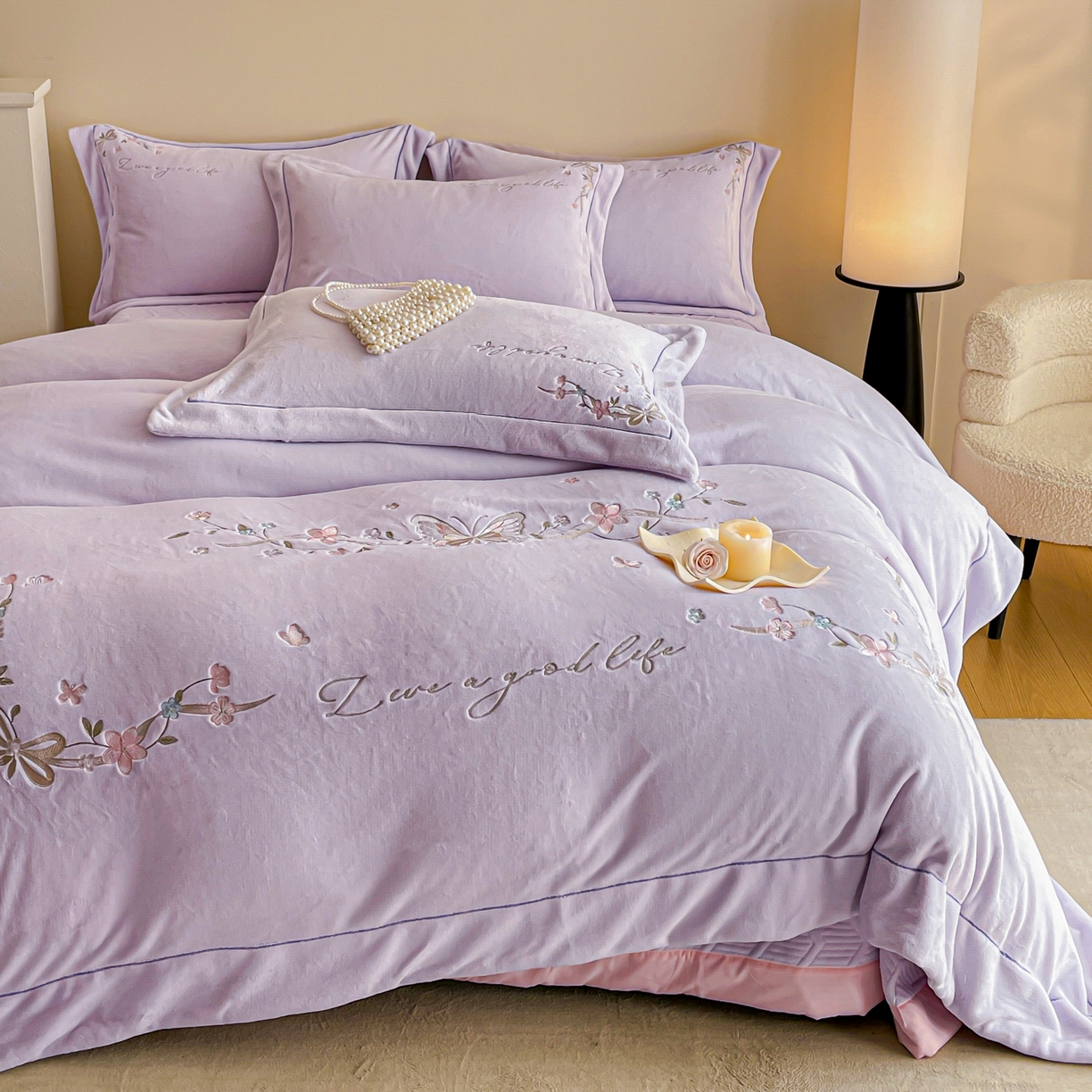 91家纺网 家纺一手货源 找家纺 新方向 2025新款全消光A类刺绣牛奶绒四件套-蝶恋花 蝶恋花-魅紫