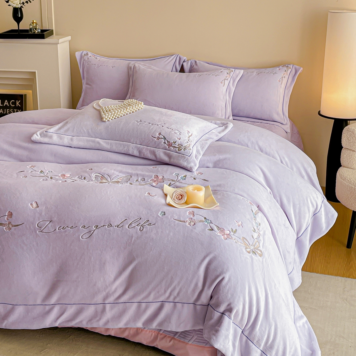 91家纺网 家纺一手货源 找家纺 新方向 2025新款全消光A类刺绣牛奶绒四件套-蝶恋花 蝶恋花-魅紫