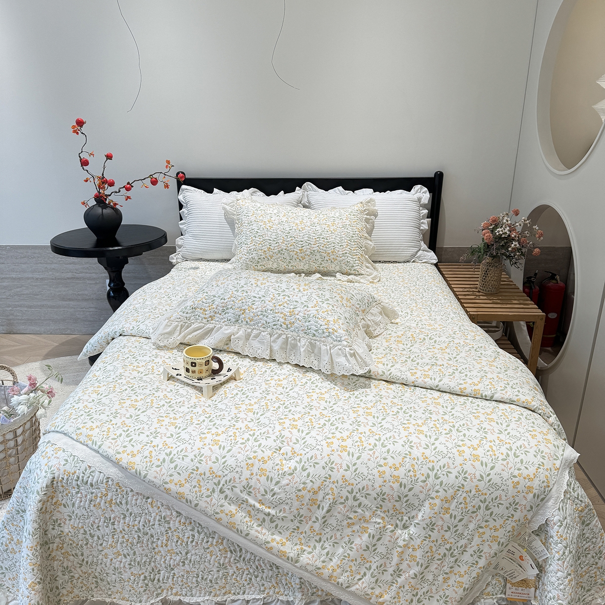 91家纺网 家纺一手货源 找家纺 奈萝家纺 2025新款全棉蕾丝花边被套春秋被床盖四件套床盖三件套 千野绿