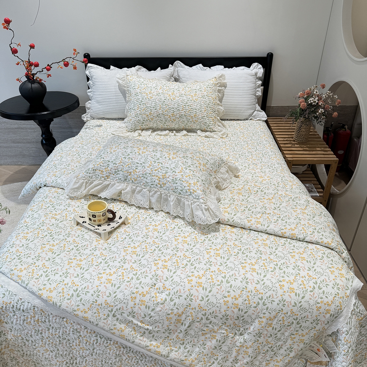 91家纺网 家纺一手货源 找家纺 奈萝家纺 2025新款全棉蕾丝花边被套春秋被床盖四件套床盖三件套 千野绿