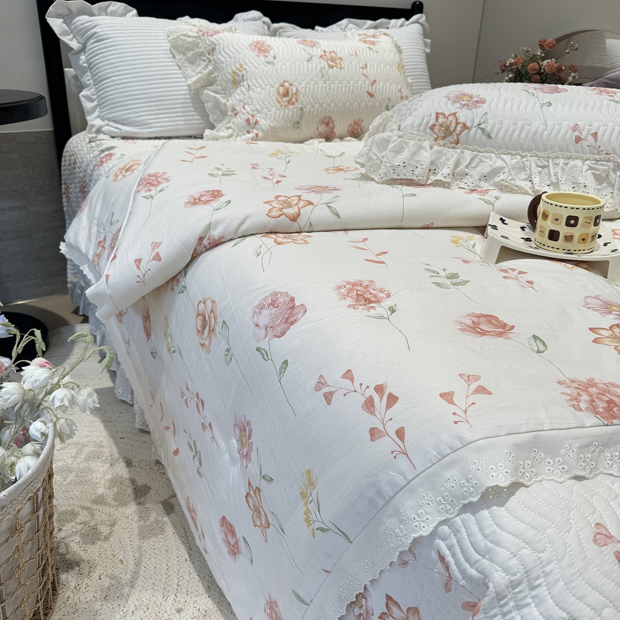 91家纺网 家纺一手货源 找家纺 奈萝家纺 2025新款全棉蕾丝花边被套春秋被床盖四件套床盖三件套 清幽粉