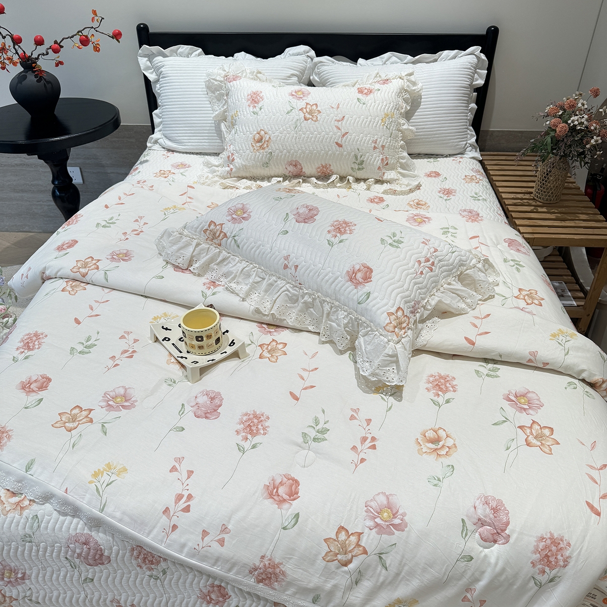 91家纺网 家纺一手货源 找家纺 奈萝家纺 2025新款全棉蕾丝花边被套春秋被床盖四件套床盖三件套 清幽粉