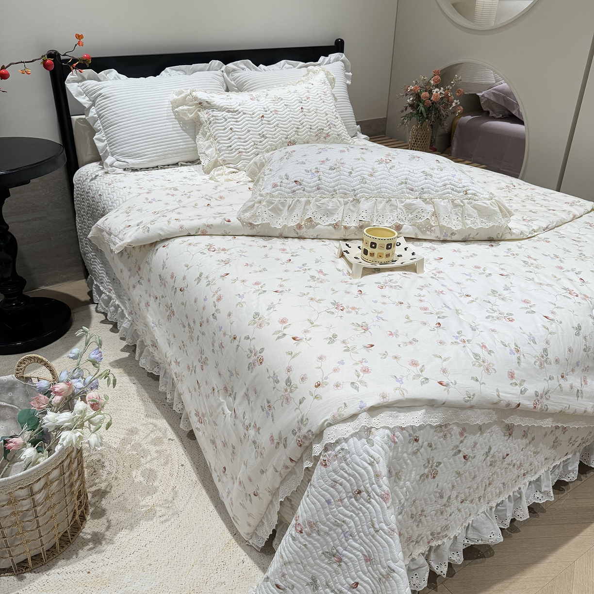 91家纺网 家纺一手货源 找家纺 奈萝家纺 2025新款全棉蕾丝花边被套春秋被床盖四件套床盖三件套 薇语梦