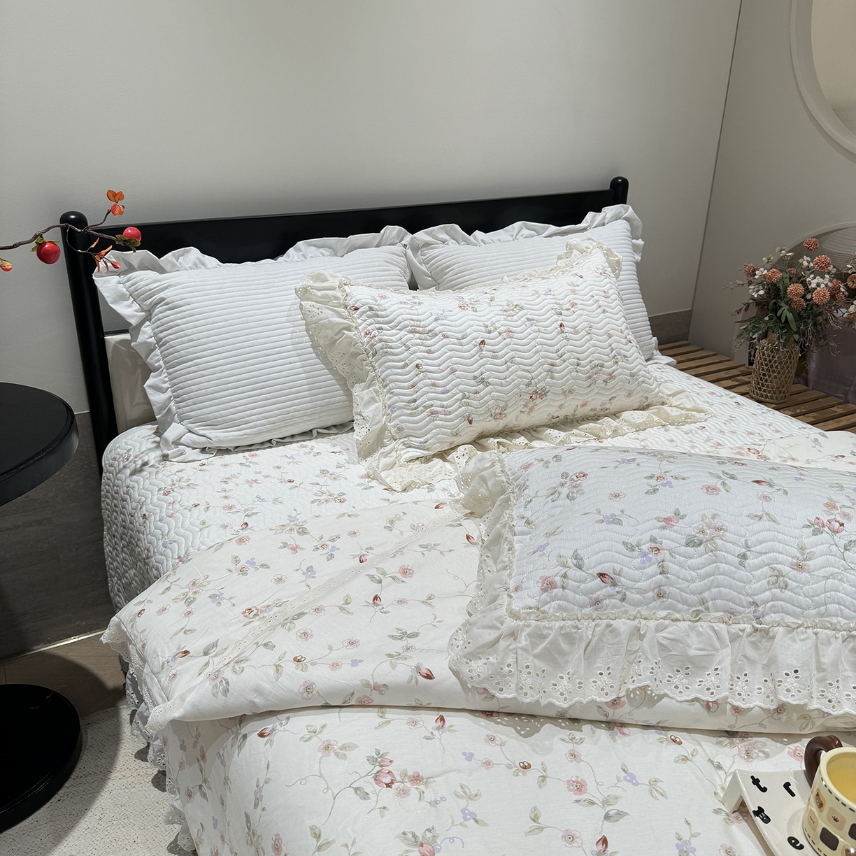 91家纺网 家纺一手货源 找家纺 奈萝家纺 2025新款全棉蕾丝花边被套春秋被床盖四件套床盖三件套 薇语梦