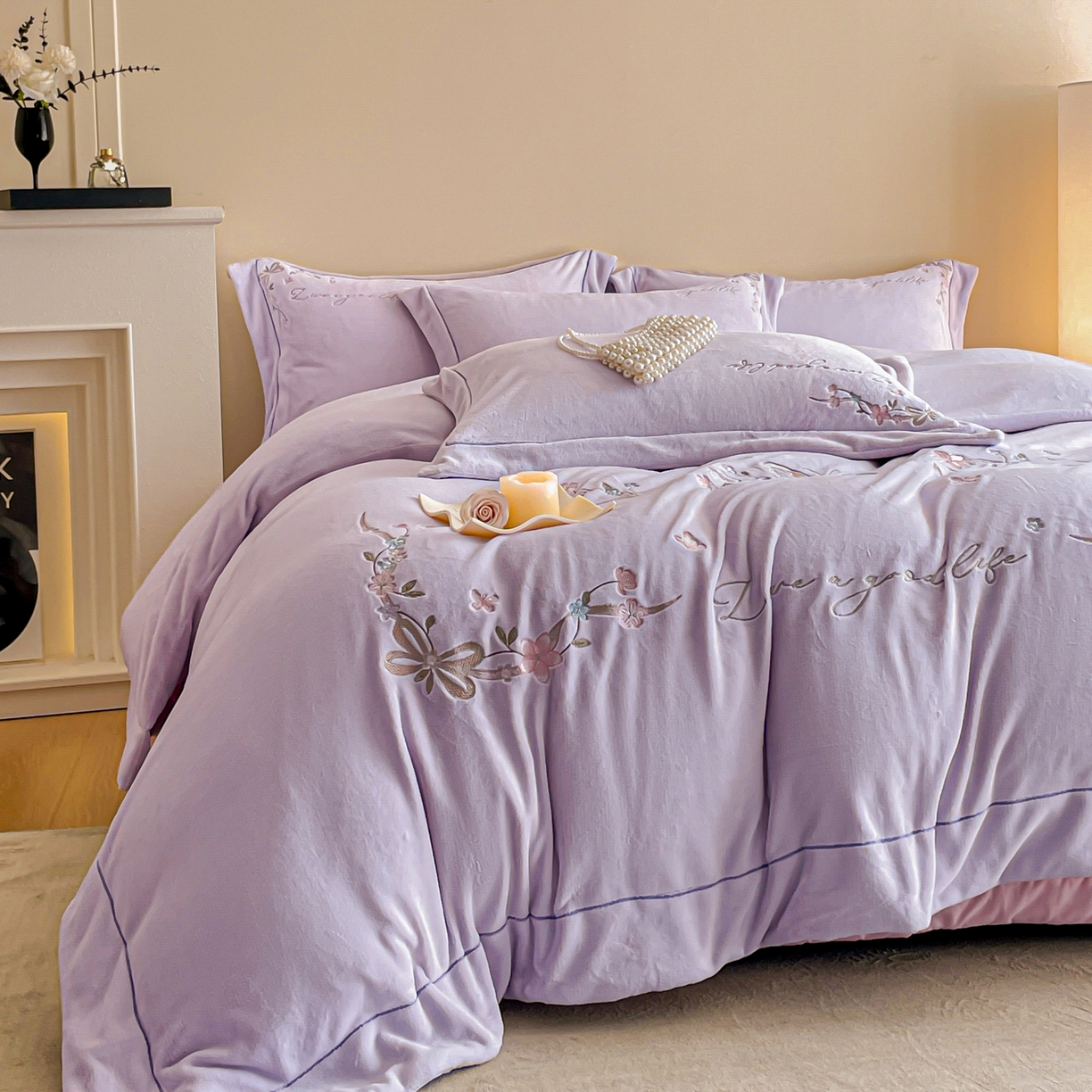 91家纺网 家纺一手货源 找家纺 新方向 2025新款全消光A类刺绣牛奶绒四件套-蝶恋花 蝶恋花-魅紫