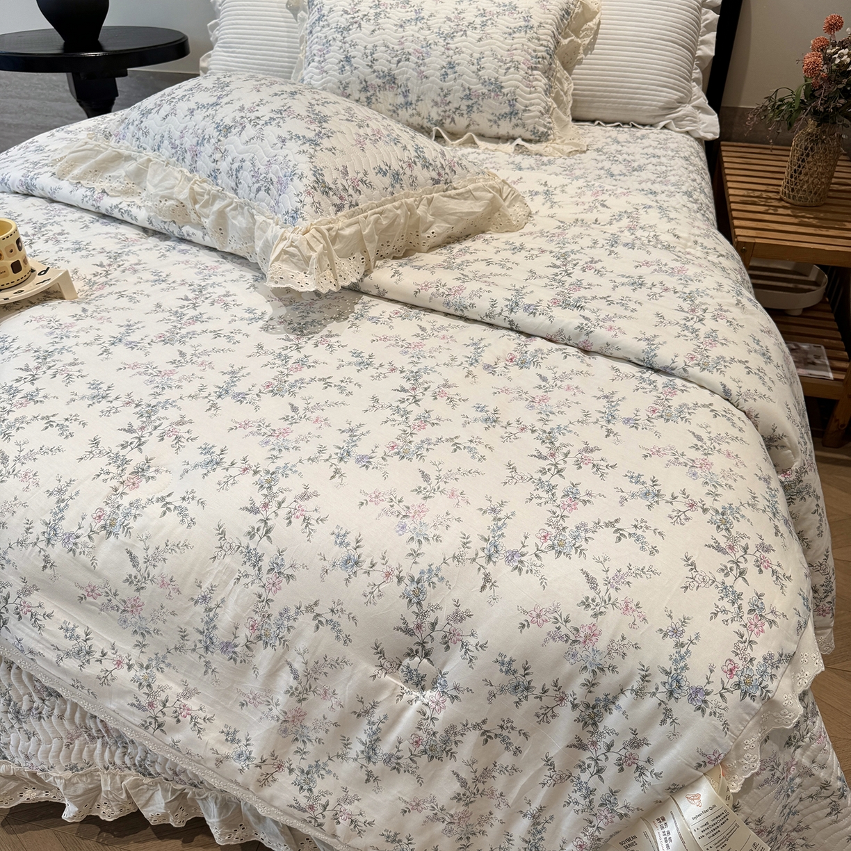 91家纺网 家纺一手货源 找家纺 奈萝家纺 2025新款全棉蕾丝花边被套春秋被床盖四件套床盖三件套 夏梦
