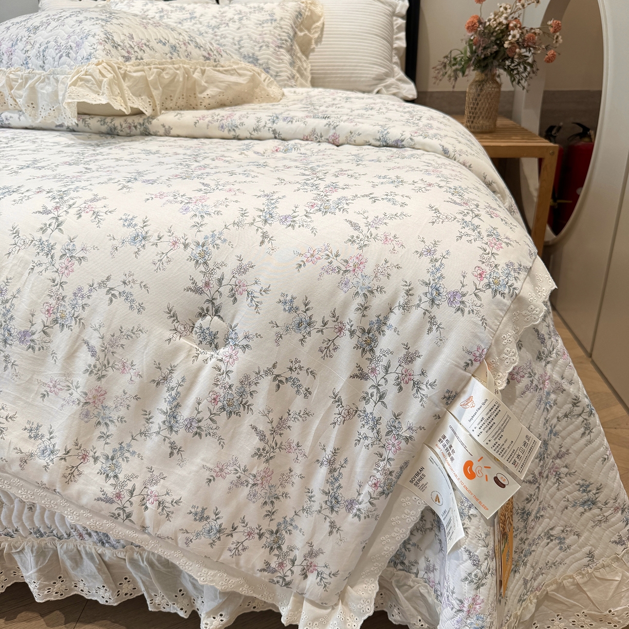 91家纺网 家纺一手货源 找家纺 奈萝家纺 2025新款全棉蕾丝花边被套春秋被床盖四件套床盖三件套 夏梦