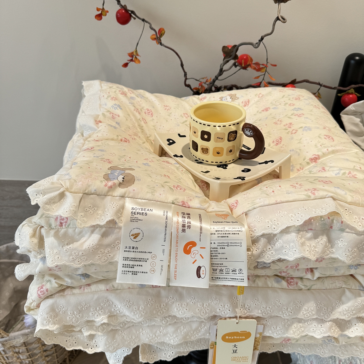 91家纺网 家纺一手货源 找家纺 奈萝家纺 2025新款全棉蕾丝花边被套春秋被床盖四件套床盖三件套 小小花园