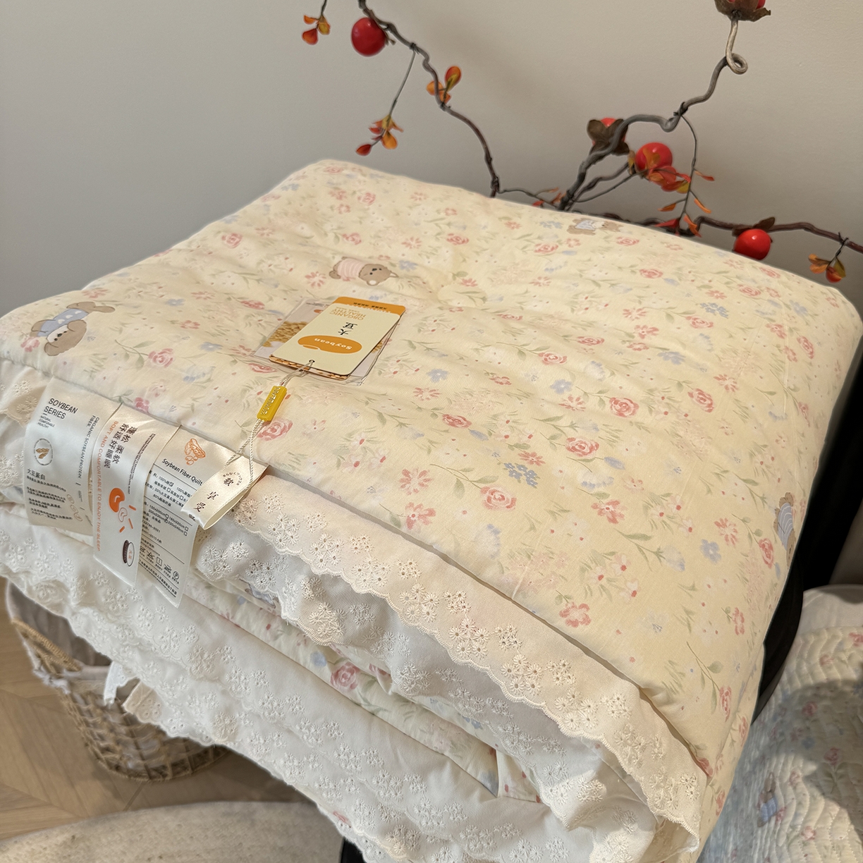 91家纺网 家纺一手货源 找家纺 奈萝家纺 2025新款全棉蕾丝花边被套春秋被床盖四件套床盖三件套 小小花园