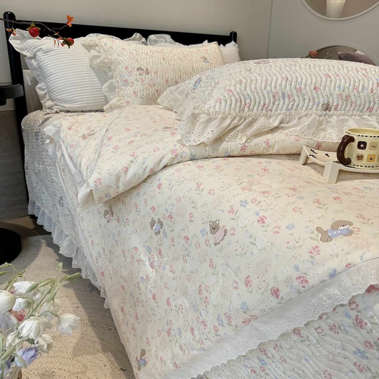 91家纺网 家纺一手货源 找家纺 奈萝家纺 2025新款全棉蕾丝花边被套春秋被床盖四件套床盖三件套 小小花园