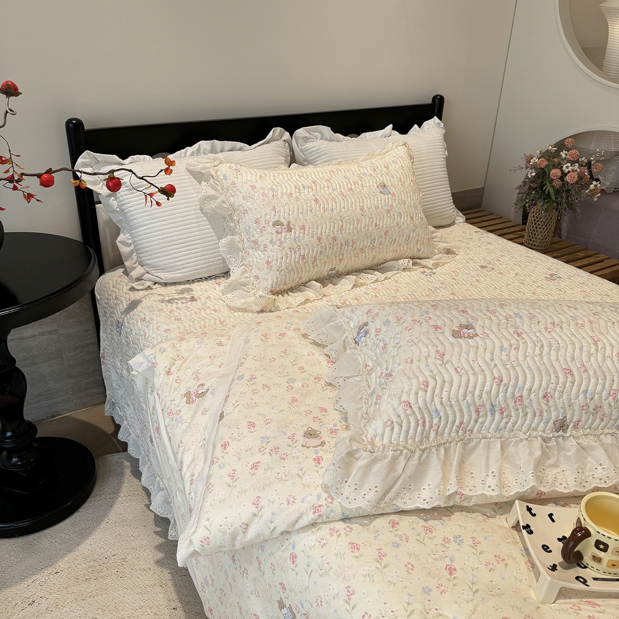 91家纺网 家纺一手货源 找家纺 奈萝家纺 2025新款全棉蕾丝花边被套春秋被床盖四件套床盖三件套 小小花园