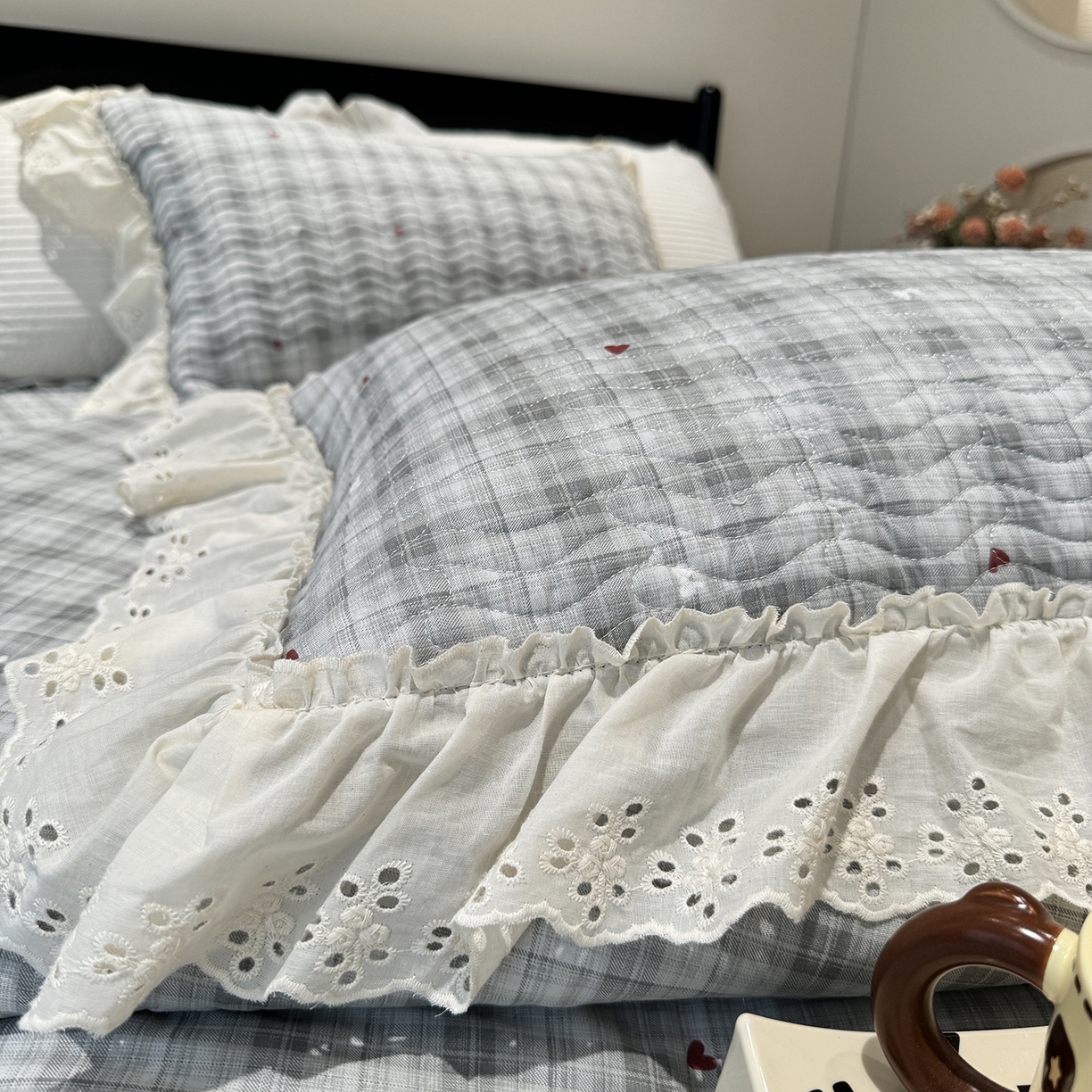 91家纺网 家纺一手货源 找家纺 奈萝家纺 2025新款全棉蕾丝花边被套春秋被床盖四件套床盖三件套 心悦