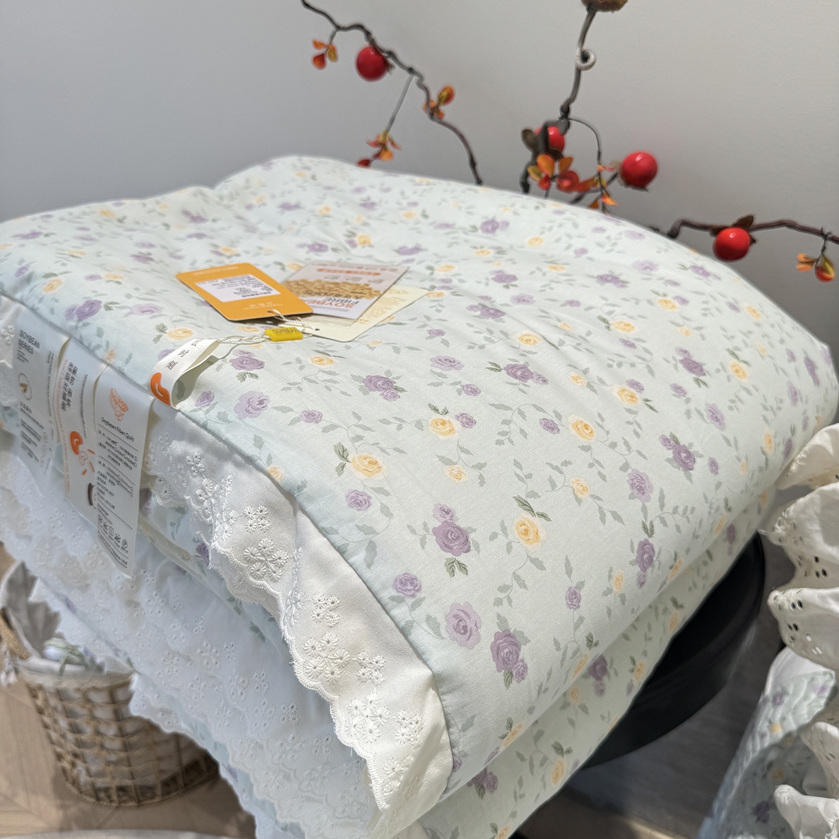 91家纺网 家纺一手货源 找家纺 奈萝家纺 2025新款全棉蕾丝花边被套春秋被床盖四件套床盖三件套 稚嫩蔷薇