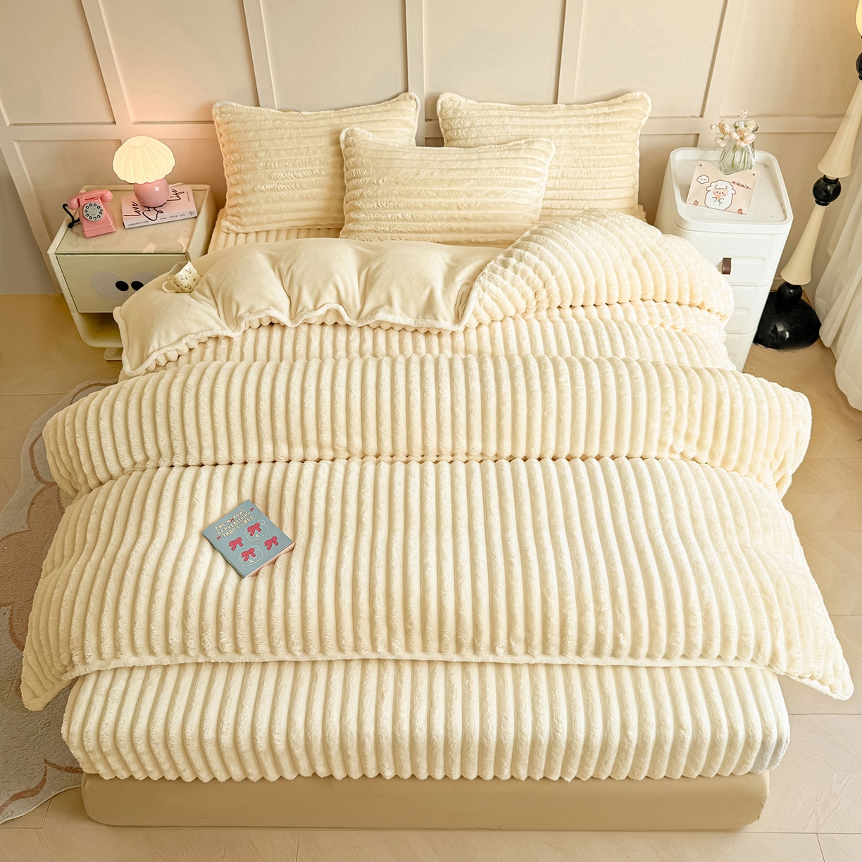 91家纺网 家纺一手货源 找家纺 眠势力 2025新款兔兔绒抽条印花被套兔毛绒加厚保暖被罩 温柔米