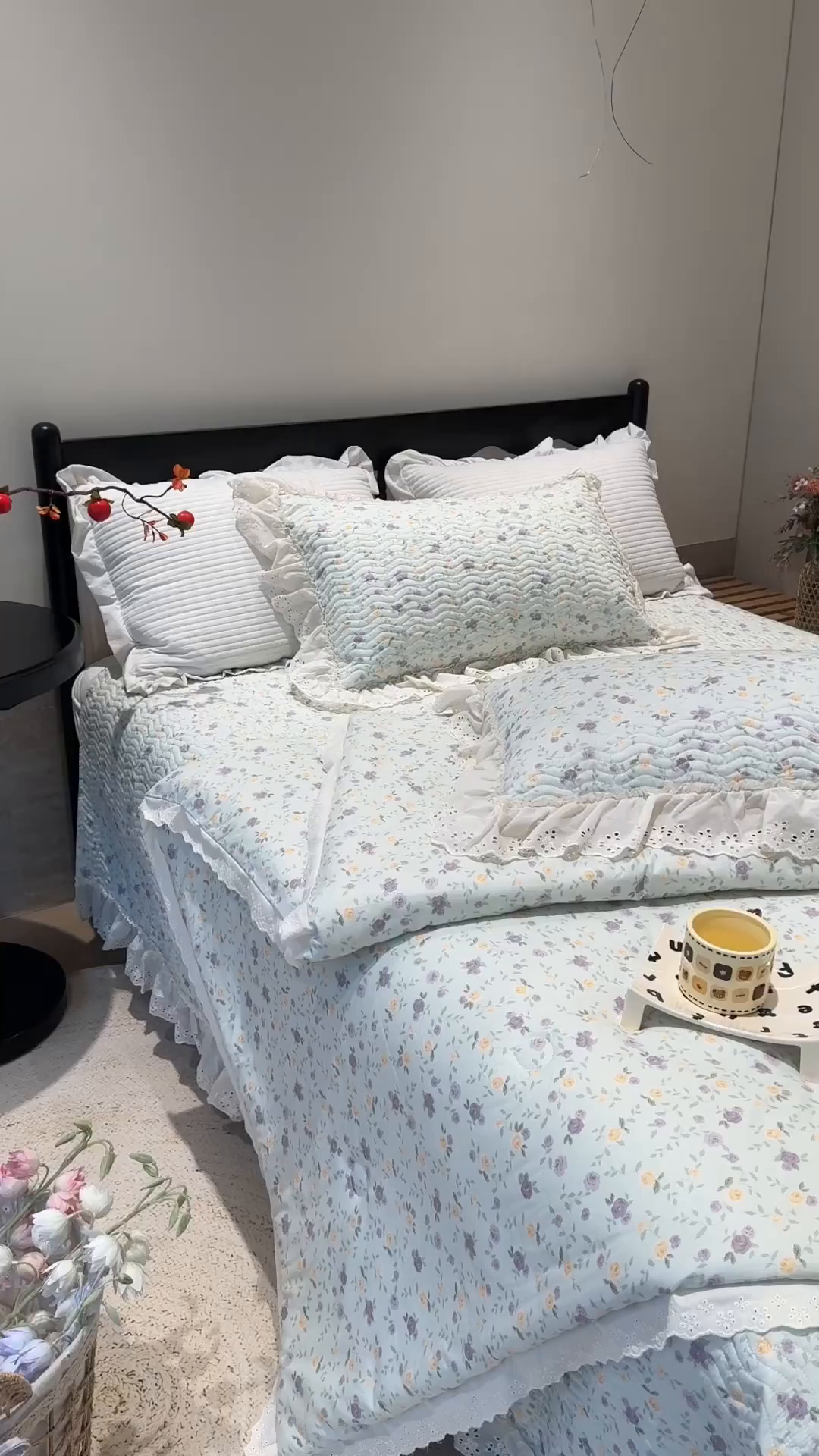 91家纺网 家纺一手货源 找家纺 奈萝家纺 2025新款全棉蕾丝花边被套春秋被床盖四件套床盖三件套 稚嫩蔷薇