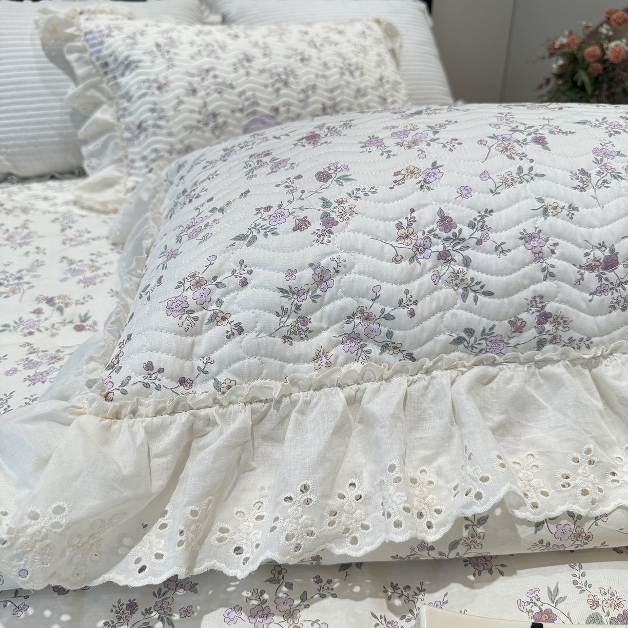 91家纺网 家纺一手货源 找家纺 奈萝家纺 2025新款全棉蕾丝花边被套春秋被床盖四件套床盖三件套 紫悦