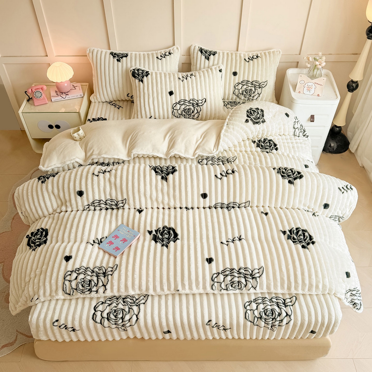 91家纺网 家纺一手货源 找家纺 眠势力 2025新款兔兔绒抽条印花被套兔毛绒加厚保暖被罩 幸运玫瑰