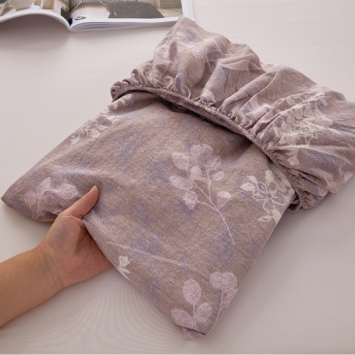 91家纺网 家纺一手货源 找家纺 卢赛尔 2025新款高克重皱皱复古原麻单床笠床笠三件套 紫苏槿