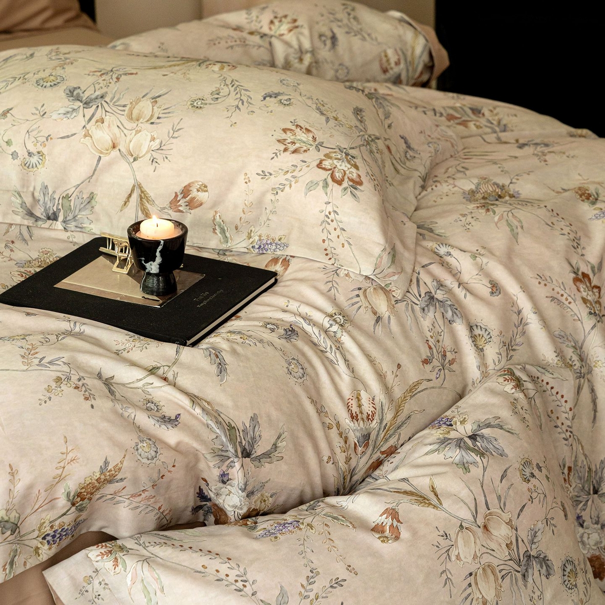 91家纺网 家纺一手货源 找家纺 黛舒家居 2025新款天丝棉磨毛花卉四件套 春浔