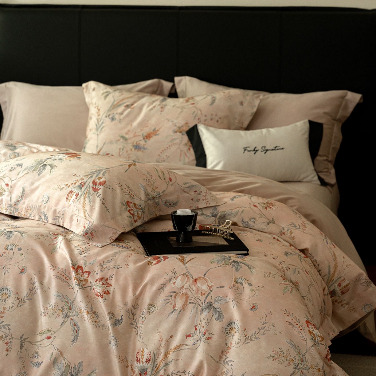 91家纺网 家纺一手货源 找家纺 黛舒家居 2025新款天丝棉磨毛花卉四件套 繁花佩影