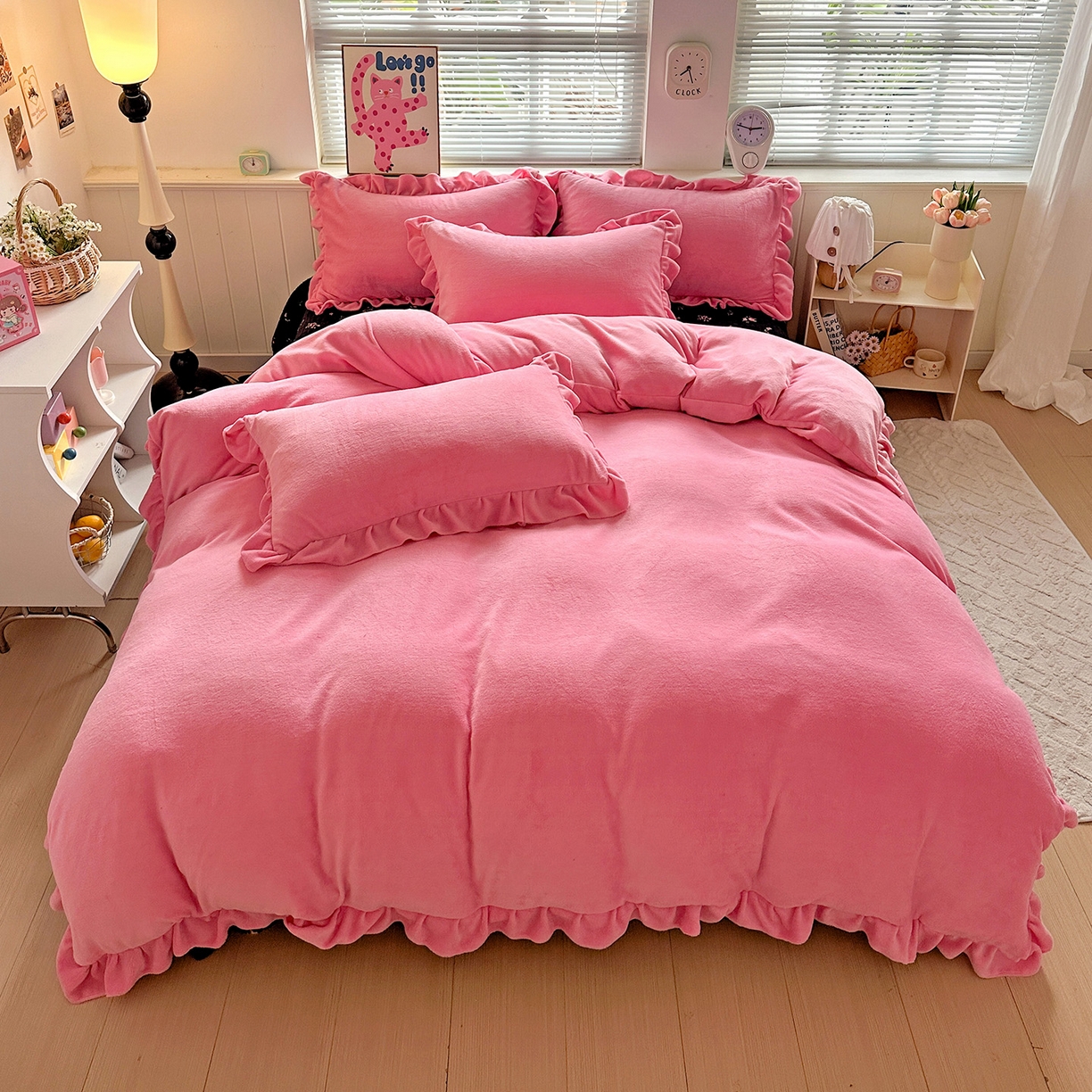 91家纺网 家纺一手货源 找家纺 富米莱（原臻工厂） 2025新款热卖舒适花边牛奶绒床盖床裙床单四件套 暗香