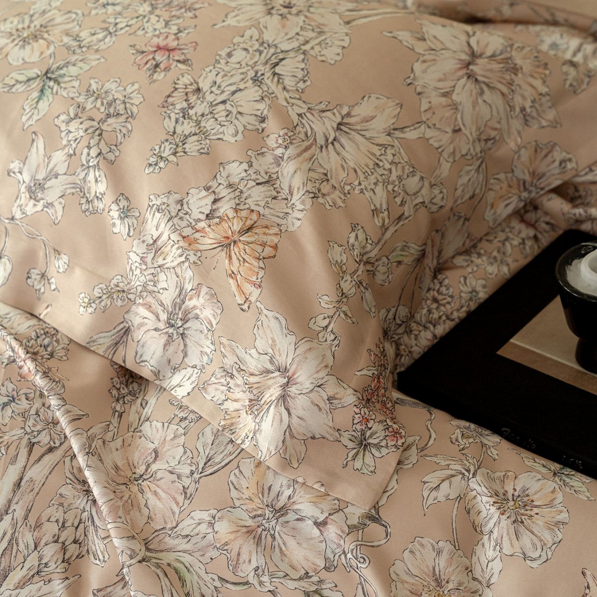 91家纺网 家纺一手货源 找家纺 黛舒家居 2025新款天丝棉磨毛花卉四件套 花攒绮簇