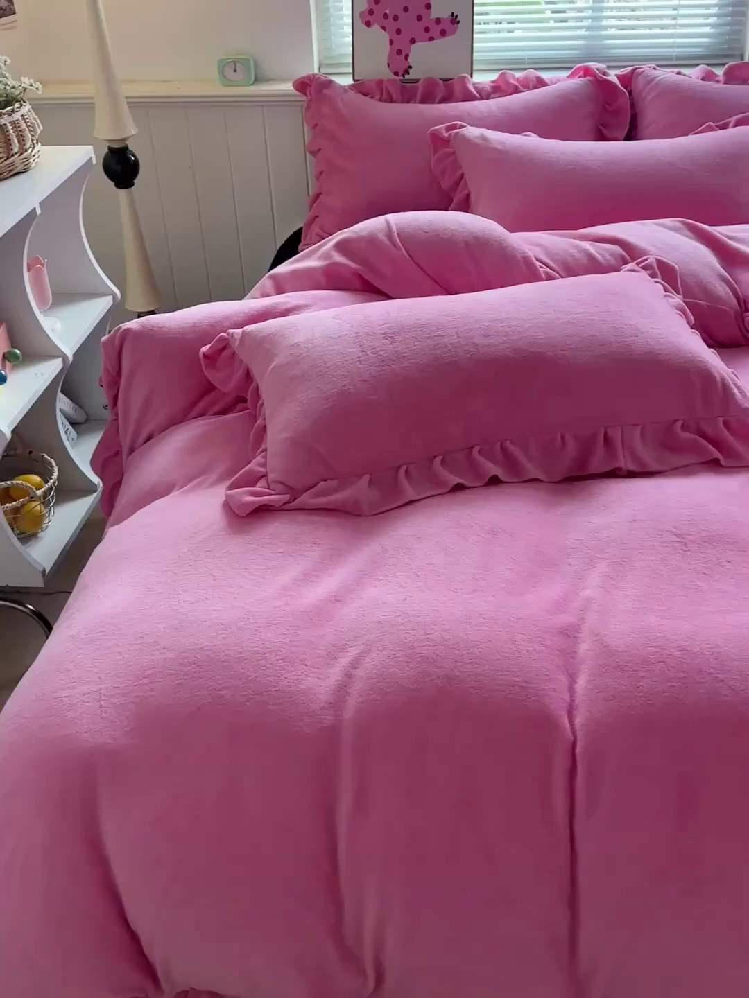 91家纺网 家纺一手货源 找家纺 富米莱（原臻工厂） 2025新款热卖舒适花边牛奶绒床盖床裙床单四件套 暗香