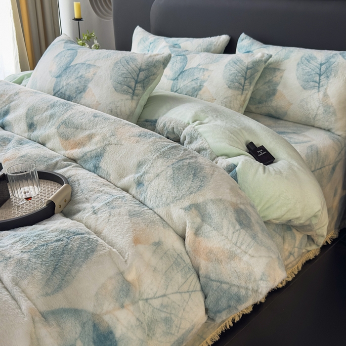 91家纺网 家纺一手货源 找家纺 家之硕家纺 2025新款高克重兔毛绒轻奢风床笠系列 香叶绿