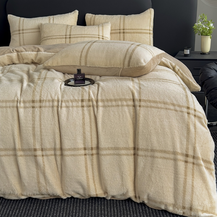 91家纺网 家纺一手货源 找家纺 家之硕家纺 2025新款高克重兔毛绒轻奢风床笠系列 格子咖