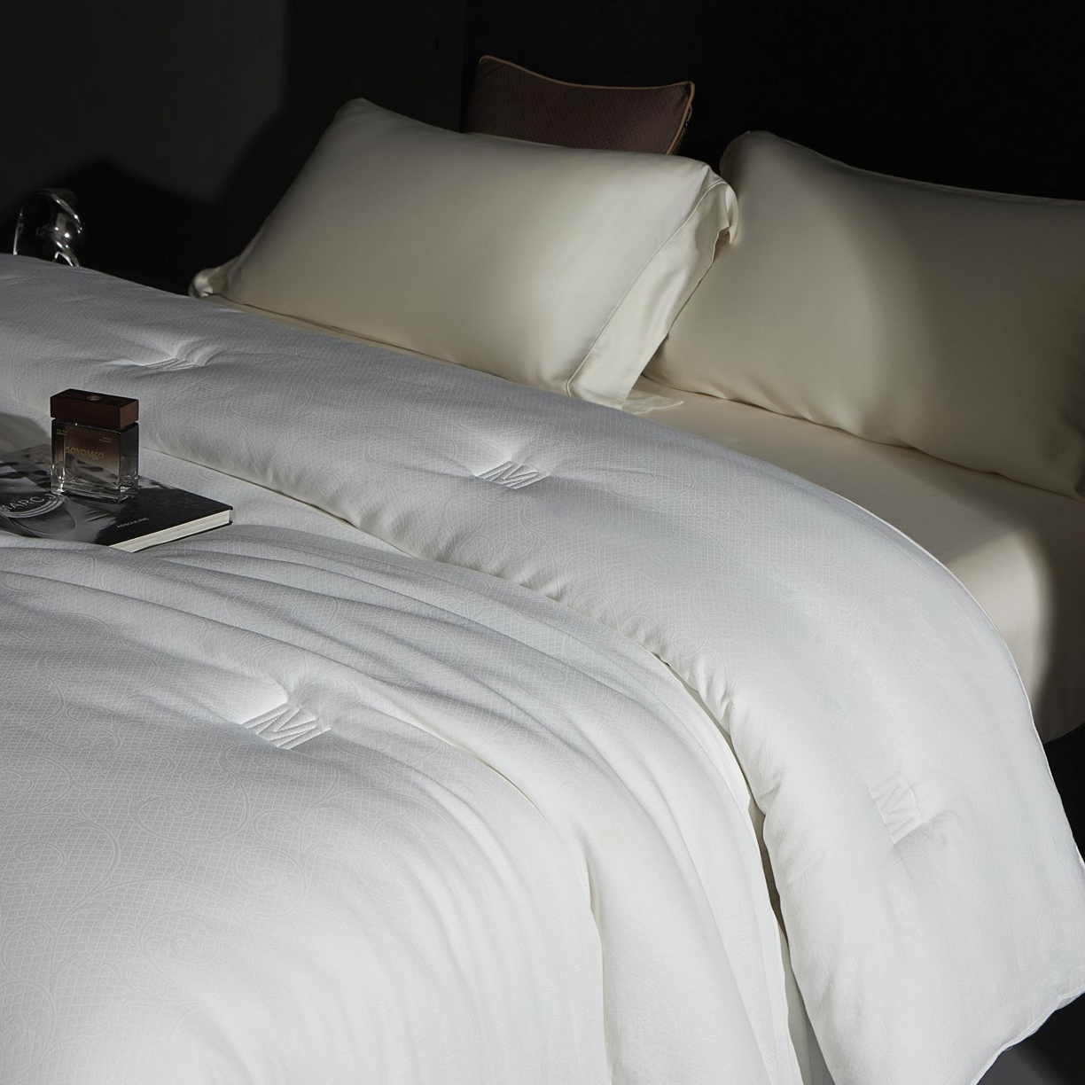 91家纺网 家纺一手货源 找家纺 南通朵美纺织品有限公司 2025新款3M新雪丽高效暖绒被被子被芯 新雪丽-白色