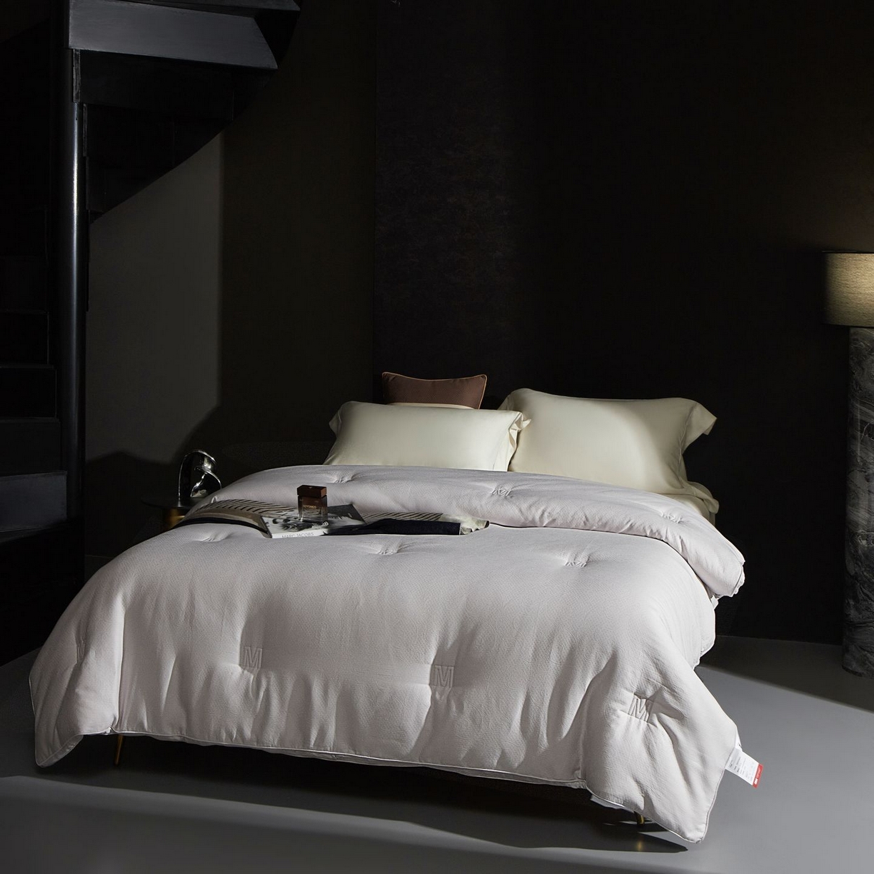 91家纺网 家纺一手货源 找家纺 南通朵美纺织品有限公司 2025新款3M新雪丽高效暖绒被被子被芯 新雪丽-浅灰