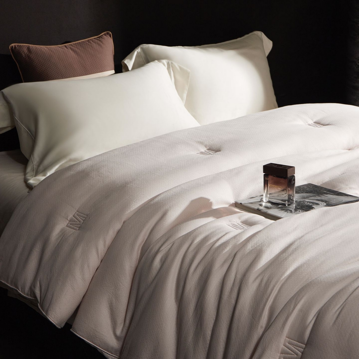 91家纺网 家纺一手货源 找家纺 南通朵美纺织品有限公司 2025新款3M新雪丽高效暖绒被被子被芯 新雪丽-浅粉