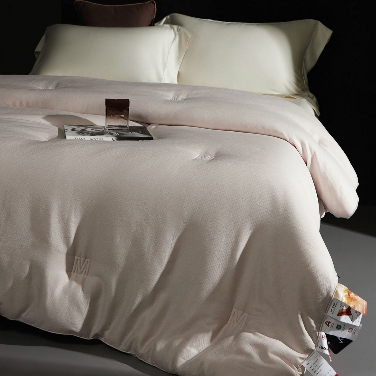 91家纺网 家纺一手货源 找家纺 南通朵美纺织品有限公司 2025新款3M新雪丽高效暖绒被被子被芯 新雪丽-浅粉