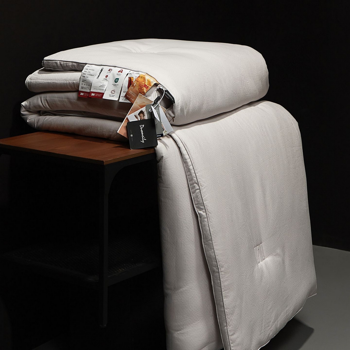 91家纺网 家纺一手货源 找家纺 南通朵美纺织品有限公司 2025新款3M新雪丽高效暖绒被被子被芯 新雪丽-浅灰