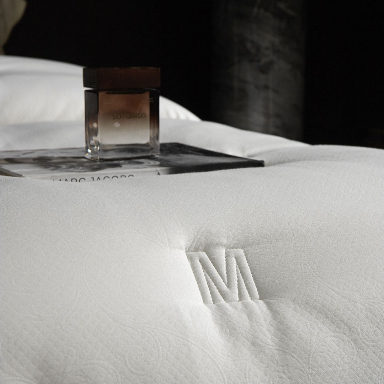 91家纺网 家纺一手货源 找家纺 南通朵美纺织品有限公司 2025新款3M新雪丽高效暖绒被被子被芯 新雪丽-白色