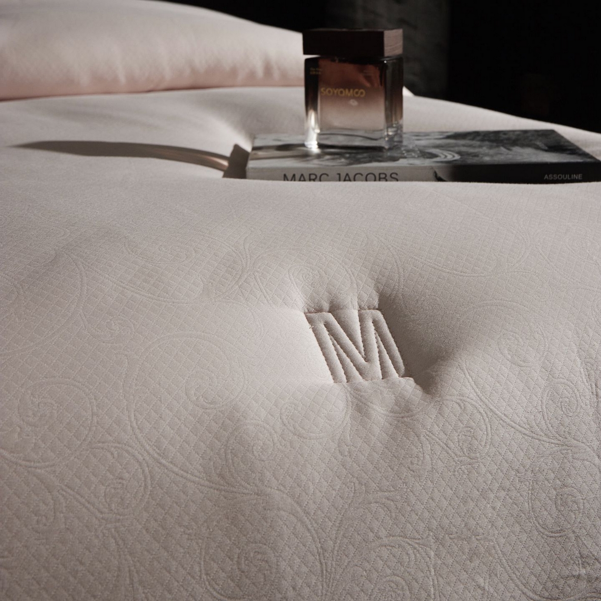 91家纺网 家纺一手货源 找家纺 南通朵美纺织品有限公司 2025新款3M新雪丽高效暖绒被被子被芯 新雪丽-浅粉