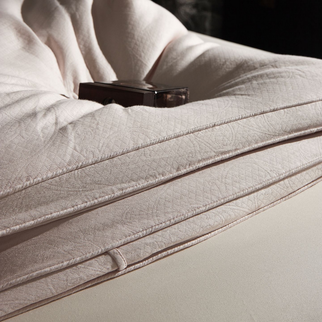 91家纺网 家纺一手货源 找家纺 南通朵美纺织品有限公司 2025新款3M新雪丽高效暖绒被被子被芯 新雪丽-浅粉