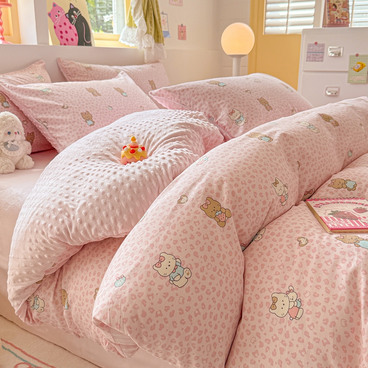 91家纺网 家纺一手货源 找家纺 （总）简宜家居（朝初家纺） 2025新款全棉安抚豆豆绒卡通印花小清新四件套