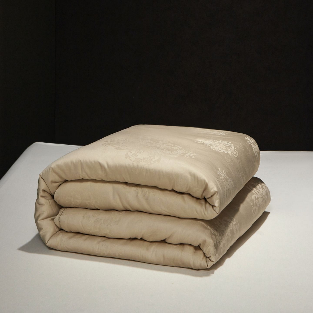 91家纺网 家纺一手货源 找家纺 南通朵美纺织品有限公司 2025新款蚕丝蛋白贵妃被被子被芯 贵妃被-咖金