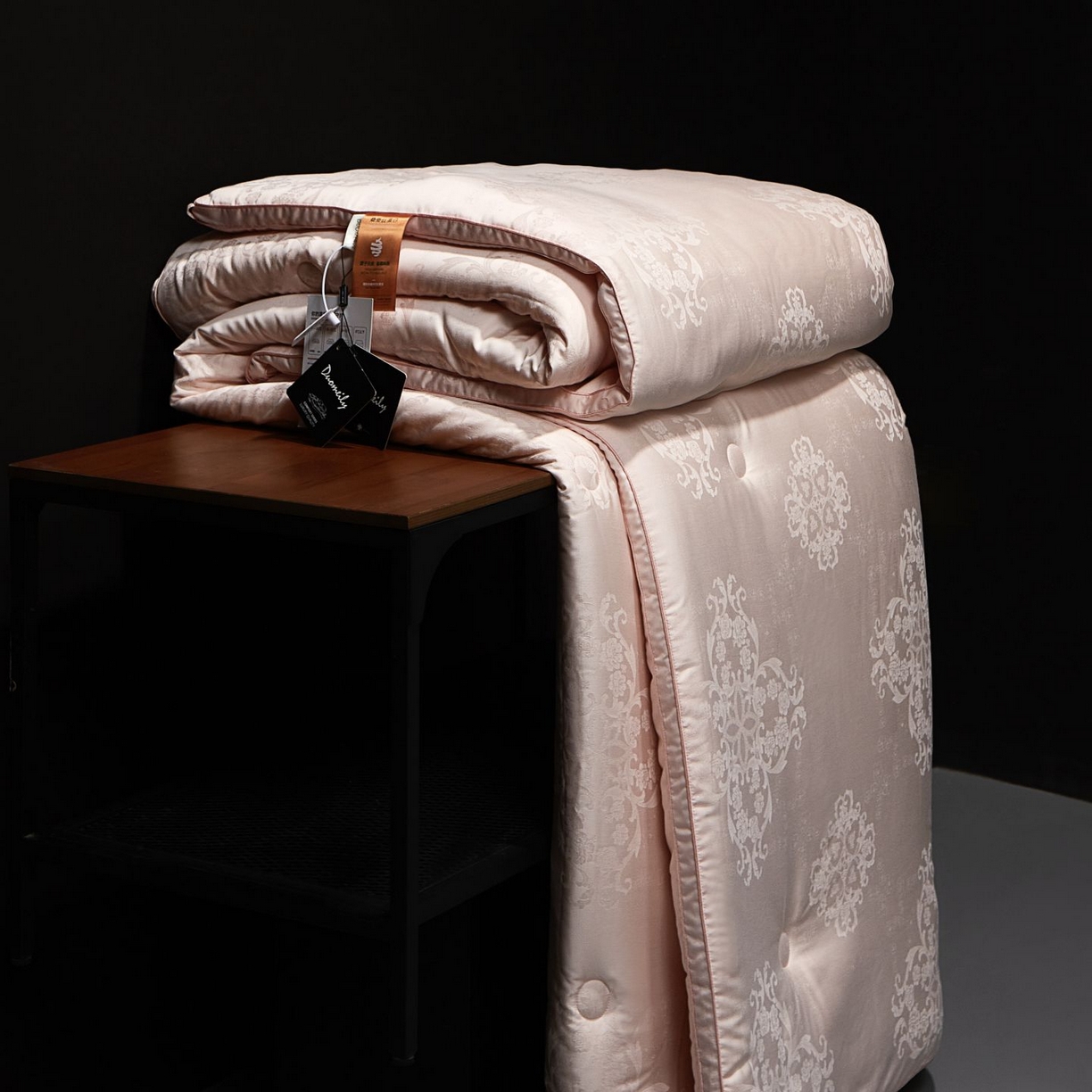 91家纺网 家纺一手货源 找家纺 南通朵美纺织品有限公司 2025新款蚕丝蛋白贵妃被被子被芯 贵妃被-粉金