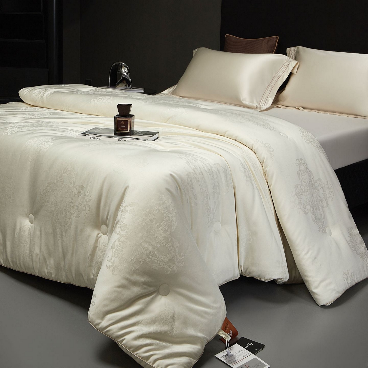 91家纺网 家纺一手货源 找家纺 南通朵美纺织品有限公司 2025新款蚕丝蛋白贵妃被被子被芯 贵妃被-白金