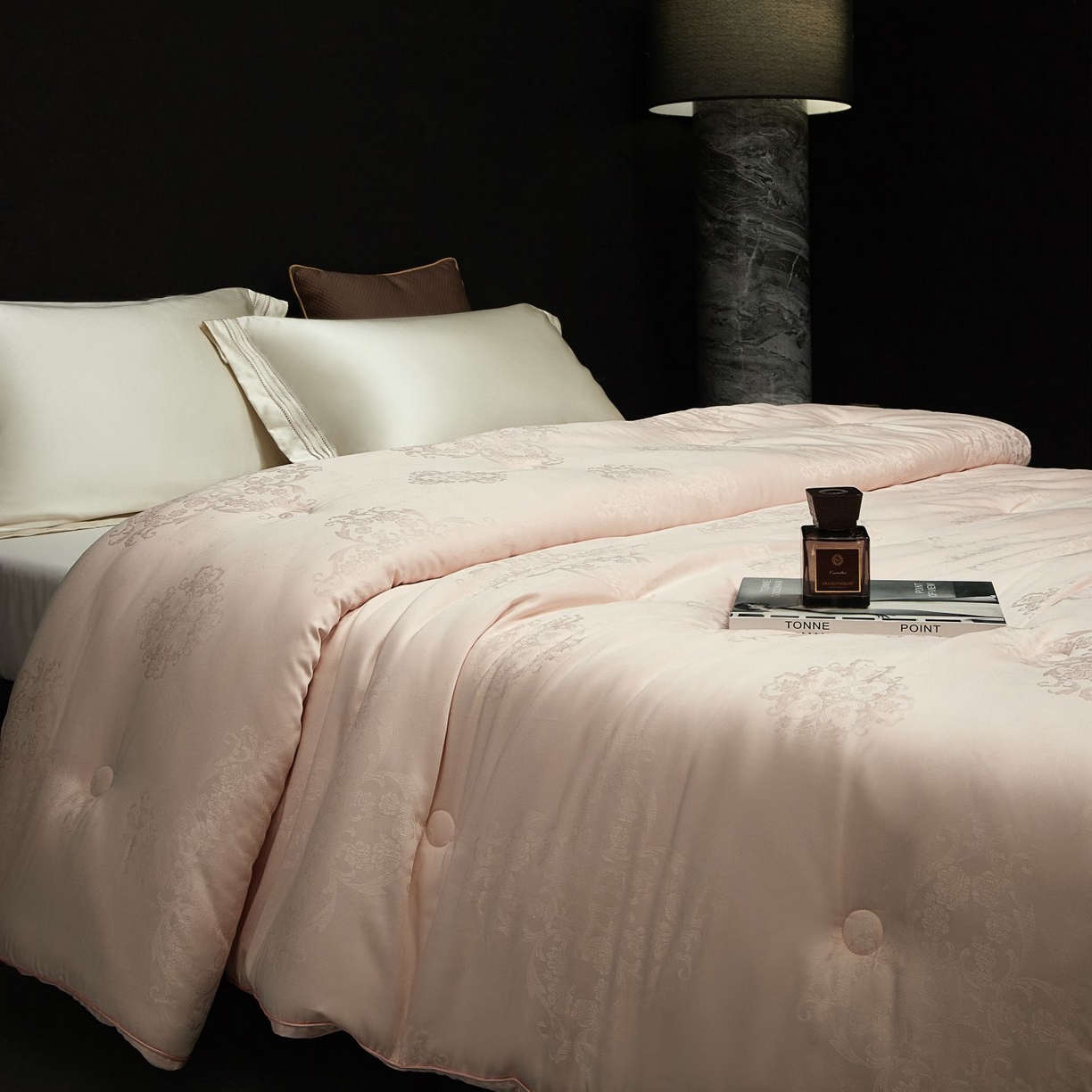 91家纺网 家纺一手货源 找家纺 南通朵美纺织品有限公司 2025新款蚕丝蛋白贵妃被被子被芯 贵妃被-粉金