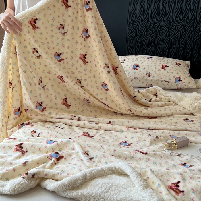 91家纺网 家纺一手货源 找家纺 朵朵家纺 2025新款加厚牛奶绒羊羔绒印花多功能盖毯（可定制尺寸 ） 元气狗