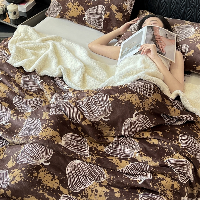 91家纺网 家纺一手货源 找家纺 朵朵家纺 2025新款加厚牛奶绒羊羔绒印花多功能盖毯（可定制尺寸 ） 感恩南瓜