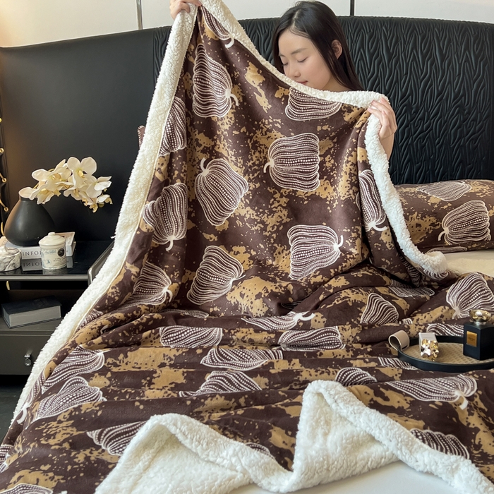 91家纺网 家纺一手货源 找家纺 朵朵家纺 2025新款加厚牛奶绒羊羔绒印花多功能盖毯（可定制尺寸 ） 感恩南瓜