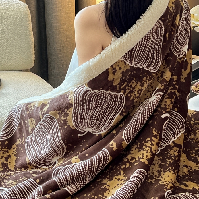 91家纺网 家纺一手货源 找家纺 朵朵家纺 2025新款加厚牛奶绒羊羔绒印花多功能盖毯（可定制尺寸 ） 感恩南瓜