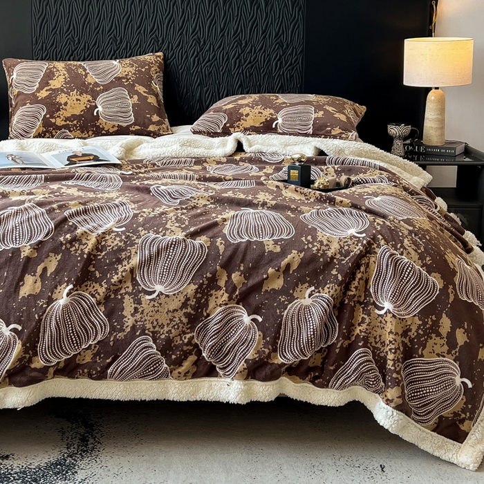 91家纺网 家纺一手货源 找家纺 朵朵家纺 2025新款加厚牛奶绒羊羔绒印花多功能盖毯（可定制尺寸 ） 感恩南瓜