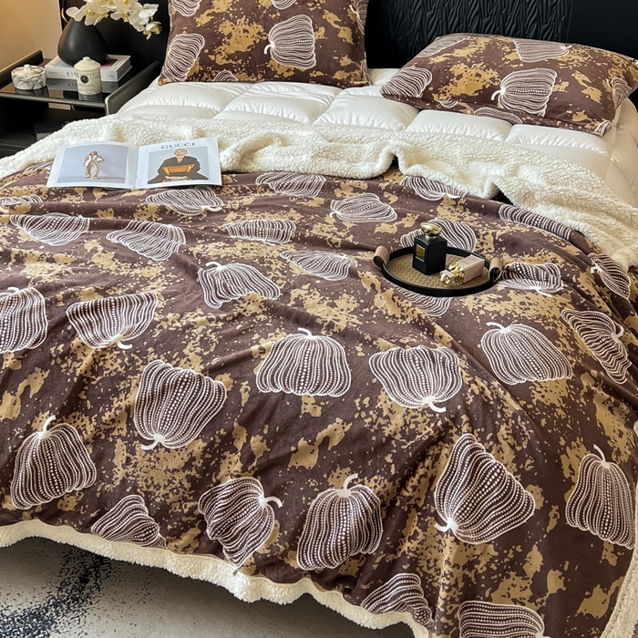 91家纺网 家纺一手货源 找家纺 朵朵家纺 2025新款加厚牛奶绒羊羔绒印花多功能盖毯（可定制尺寸 ） 感恩南瓜